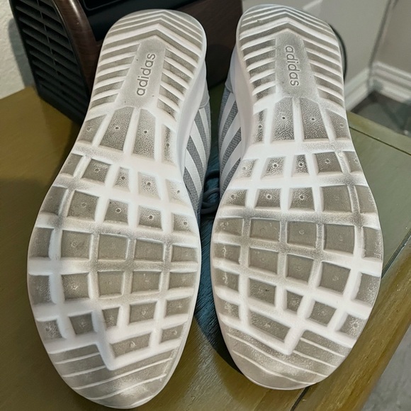 Adidas Cloudfoam Super, women’s size 7 - Picture 3 of 7